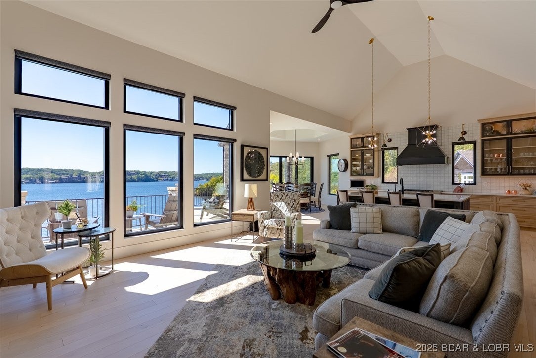 Sunrise Beach, Missouri, 65079, United States, 5 Bedrooms Bedrooms, ,7 BathroomsBathrooms,Residential,Active,1961963