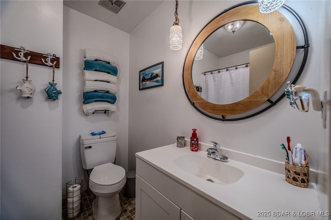 Gravois Mills, Missouri, 65037, United States, 3 Bedrooms Bedrooms, ,3 BathroomsBathrooms,Residential,Active,1945462