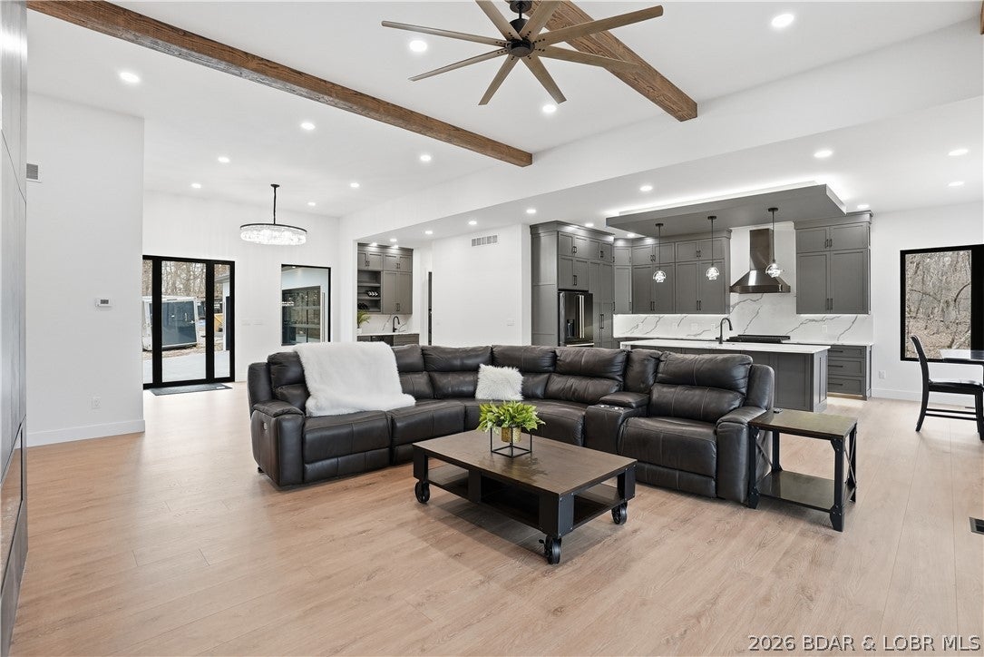 Porto Cima, Missouri, 65049, United States, 4 Bedrooms Bedrooms, ,4 BathroomsBathrooms,Residential,Active,2040222