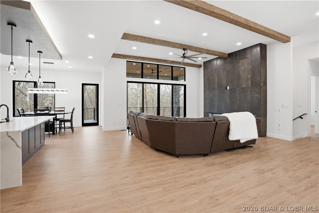 Porto Cima, Missouri, 65049, United States, 4 Bedrooms Bedrooms, ,4 BathroomsBathrooms,Residential,Active,2040222