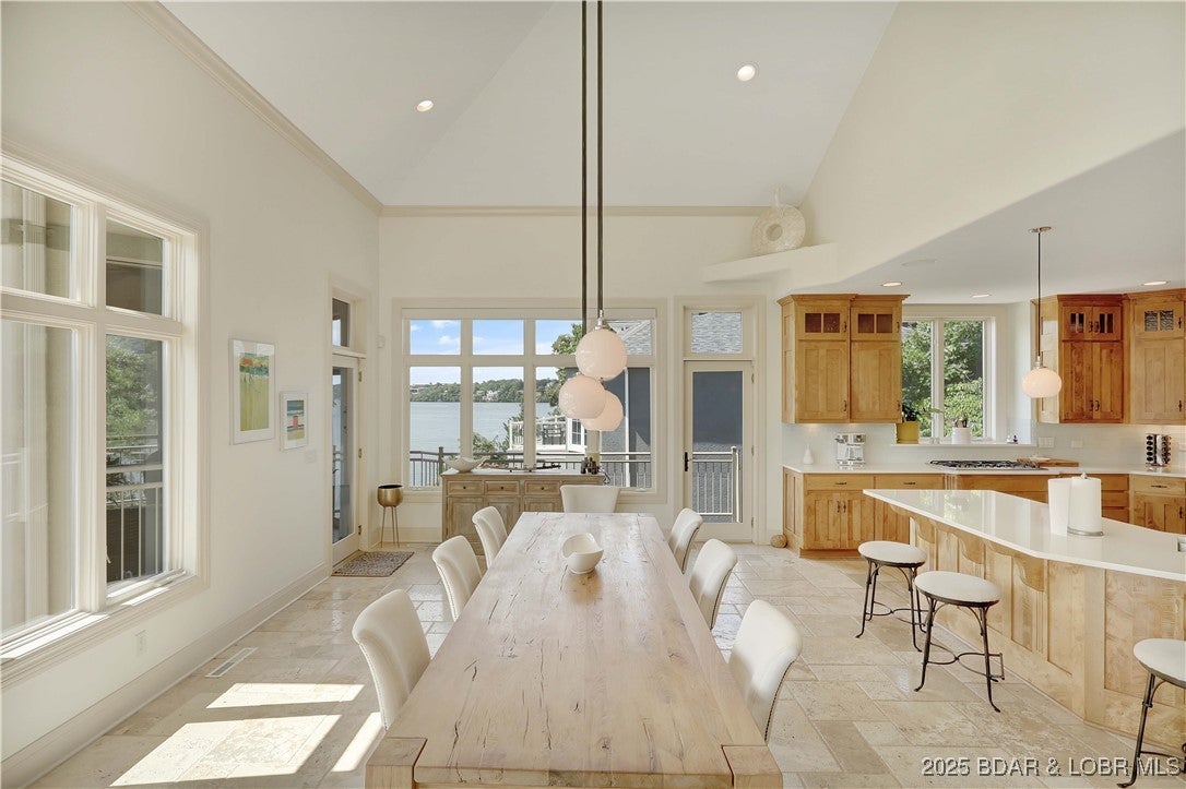 Porto Cima, Missouri, 65079, United States, 7 Bedrooms Bedrooms, ,7 BathroomsBathrooms,Residential,Active,1922532