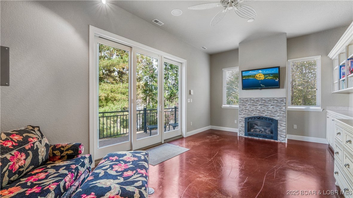 Camdenton, Missouri, 65020, United States, 5 Bedrooms Bedrooms, ,5 BathroomsBathrooms,Residential,Active,1989766