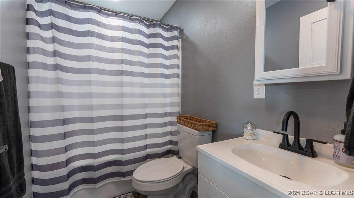 Stoutland, Missouri, 65567, United States, 2 Bedrooms Bedrooms, ,2 BathroomsBathrooms,Residential,Active,2006800