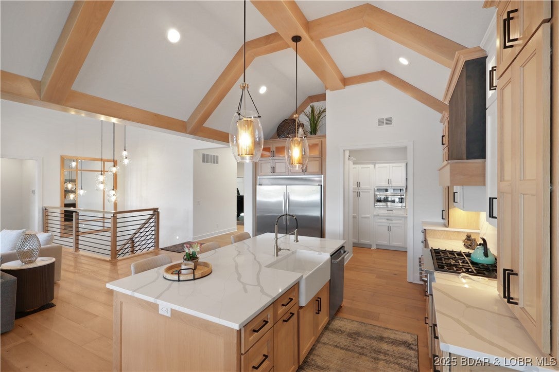 Porto Cima, Missouri, 65079, United States, 6 Bedrooms Bedrooms, ,5 BathroomsBathrooms,Residential,Active,1960144