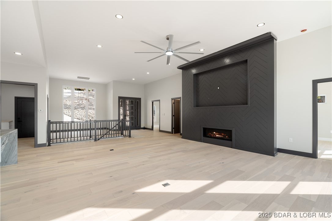 Sunrise Beach, Missouri, 65065, United States, 6 Bedrooms Bedrooms, ,6 BathroomsBathrooms,Residential,Active,1929710