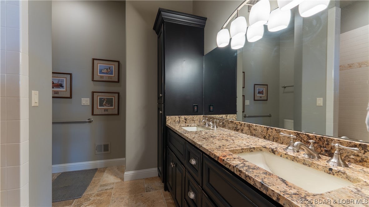 Camdenton, Missouri, 65020, United States, 5 Bedrooms Bedrooms, ,5 BathroomsBathrooms,Residential,Active,1989766