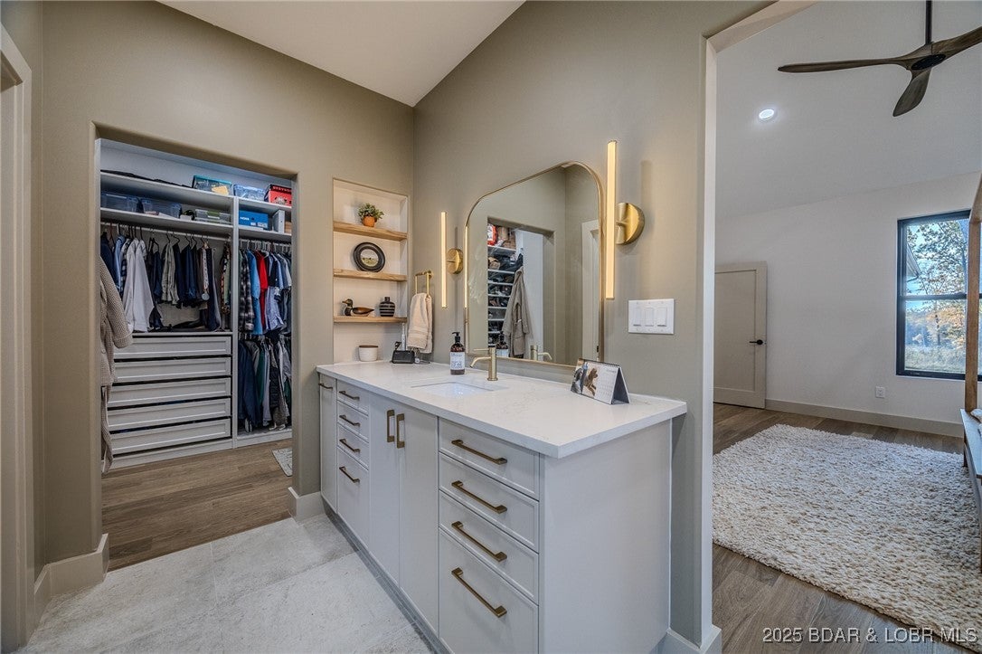 Linn Creek, Missouri, 65052, United States, 6 Bedrooms Bedrooms, ,5 BathroomsBathrooms,Residential,Active,1989796