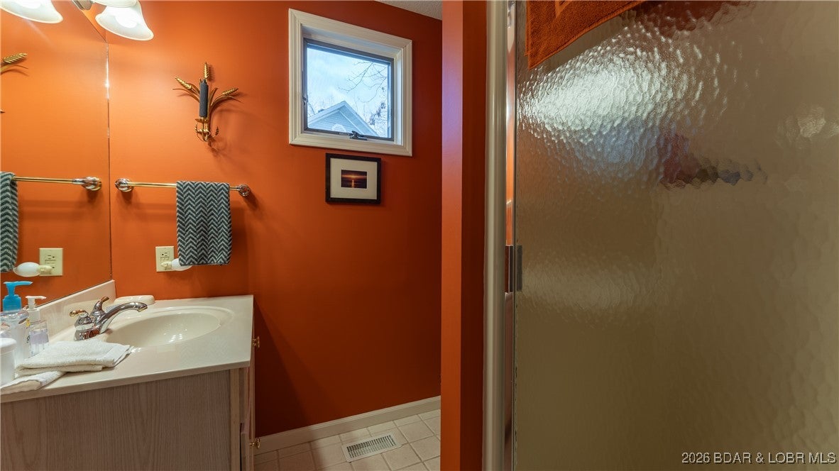 Lake Ozark, Missouri, 65049, United States, 5 Bedrooms Bedrooms, ,6 BathroomsBathrooms,Residential,Active,2009424