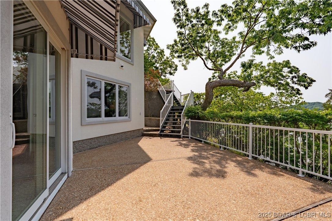 Four Seasons, Missouri, 65049, United States, 5 Bedrooms Bedrooms, ,6 BathroomsBathrooms,Residential,Active,1843468