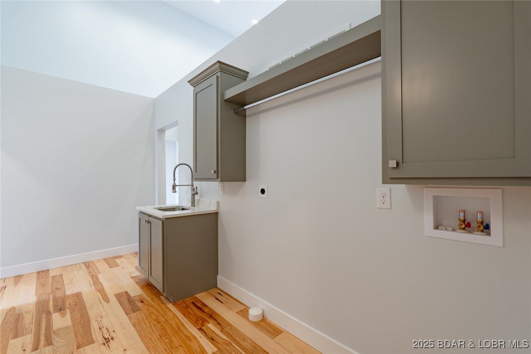 Climax Springs, Missouri, 65324, United States, 5 Bedrooms Bedrooms, ,5 BathroomsBathrooms,Residential,Active,1988443