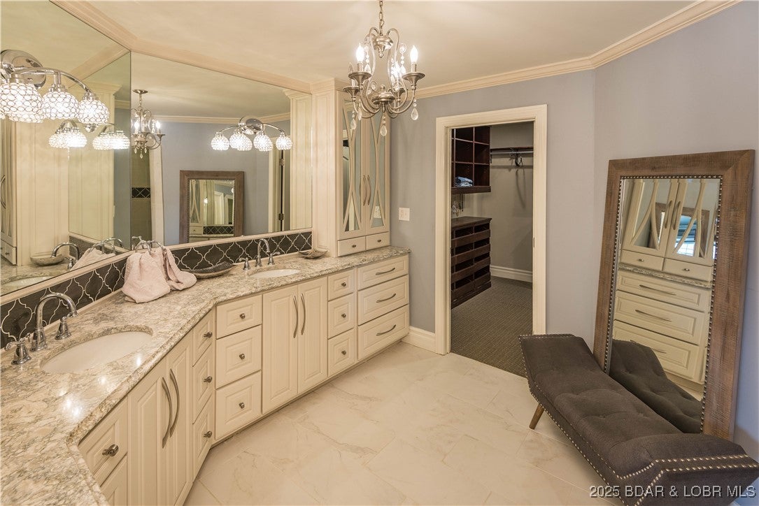 Jefferson City, Missouri, 65109, United States, 4 Bedrooms Bedrooms, ,4 BathroomsBathrooms,Residential,Active,1990045