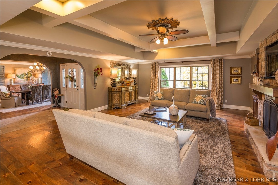 Jefferson City, Missouri, 65109, United States, 4 Bedrooms Bedrooms, ,4 BathroomsBathrooms,Residential,Active,1990045