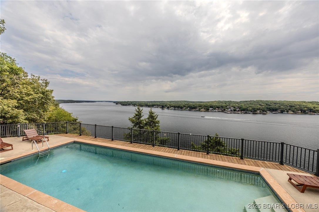 Sunrise Beach, Missouri, 65079, United States, 3 Bedrooms Bedrooms, ,3 BathroomsBathrooms,Residential,Active,1934766