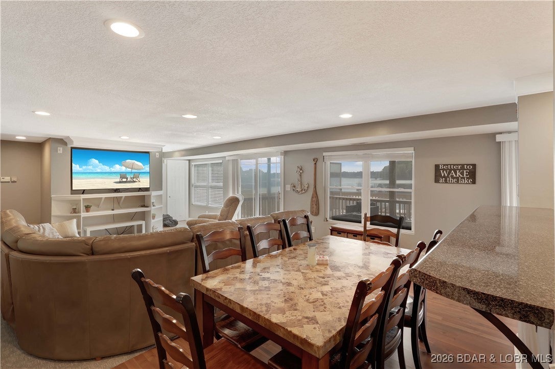 Sunrise Beach, Missouri, 65079, United States, 5 Bedrooms Bedrooms, ,6 BathroomsBathrooms,Residential,Active,2015451