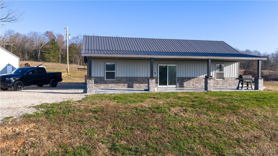 Stoutland, Missouri, 65567, United States, 2 Bedrooms Bedrooms, ,2 BathroomsBathrooms,Residential,Active,2006800