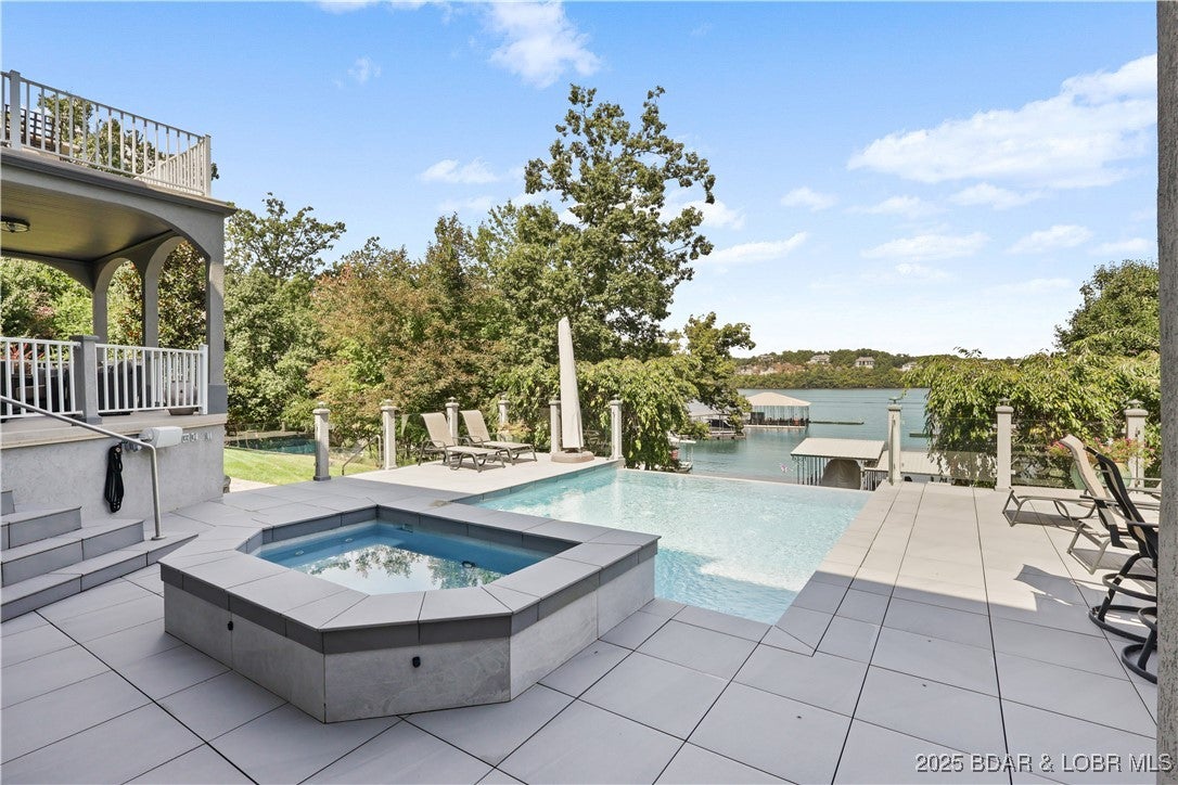 Porto Cima, Missouri, 65079, United States, 4 Bedrooms Bedrooms, ,4 BathroomsBathrooms,Residential,Active,1943787