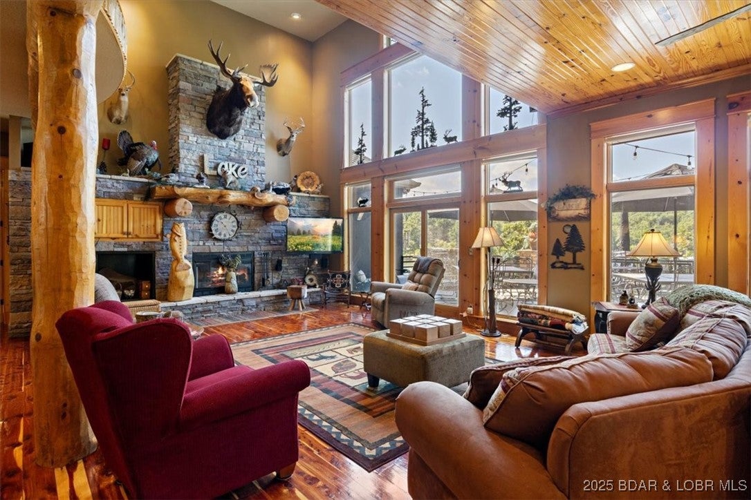 Sunrise Beach, Missouri, 65079, United States, 7 Bedrooms Bedrooms, ,6 BathroomsBathrooms,Residential,Active,1903216