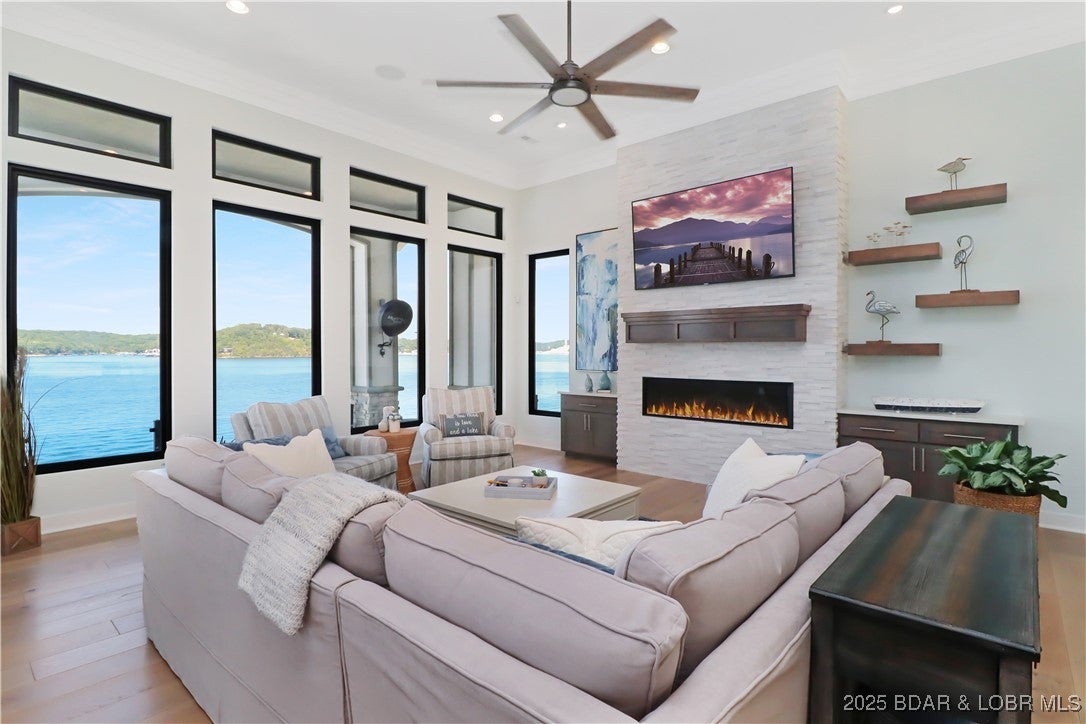 Lake Ozark, Missouri, 65049, United States, ,5 BathroomsBathrooms,Residential,Active,1734496