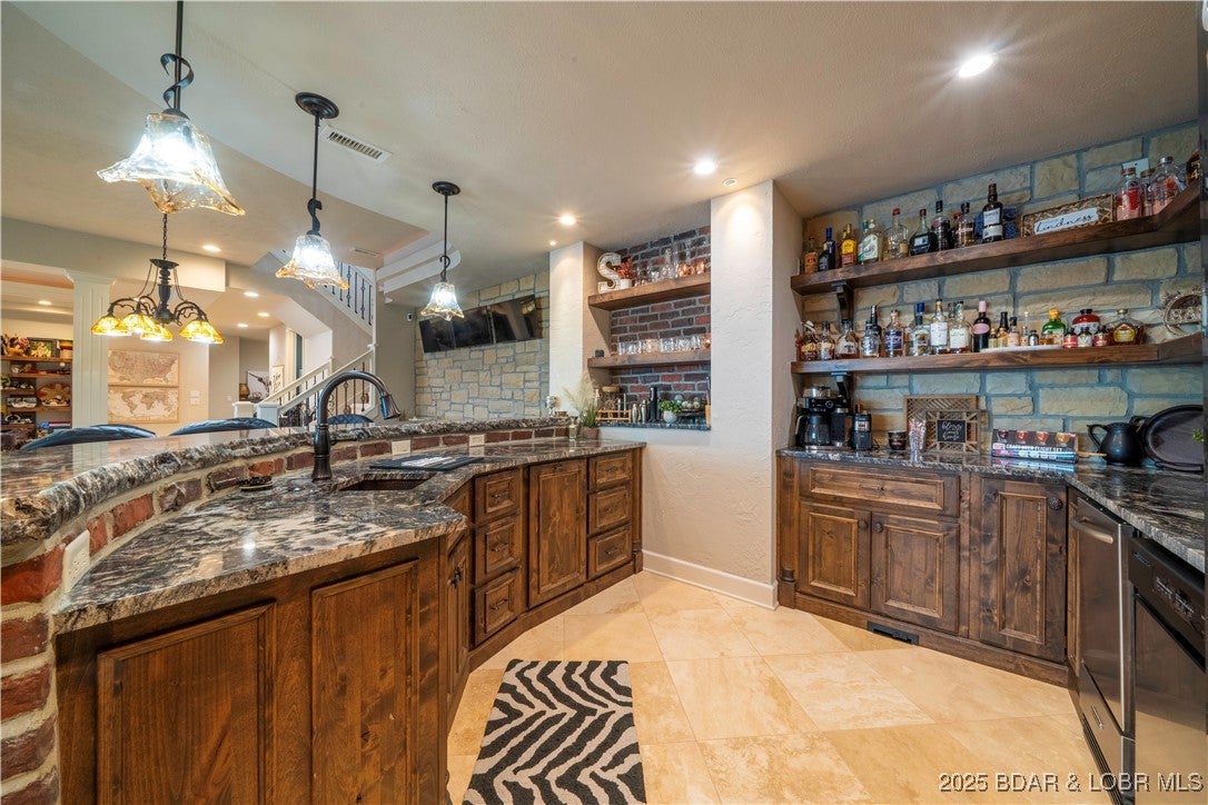 Porto Cima, Missouri, 65079, United States, 5 Bedrooms Bedrooms, ,5 BathroomsBathrooms,Residential,Active,1877782
