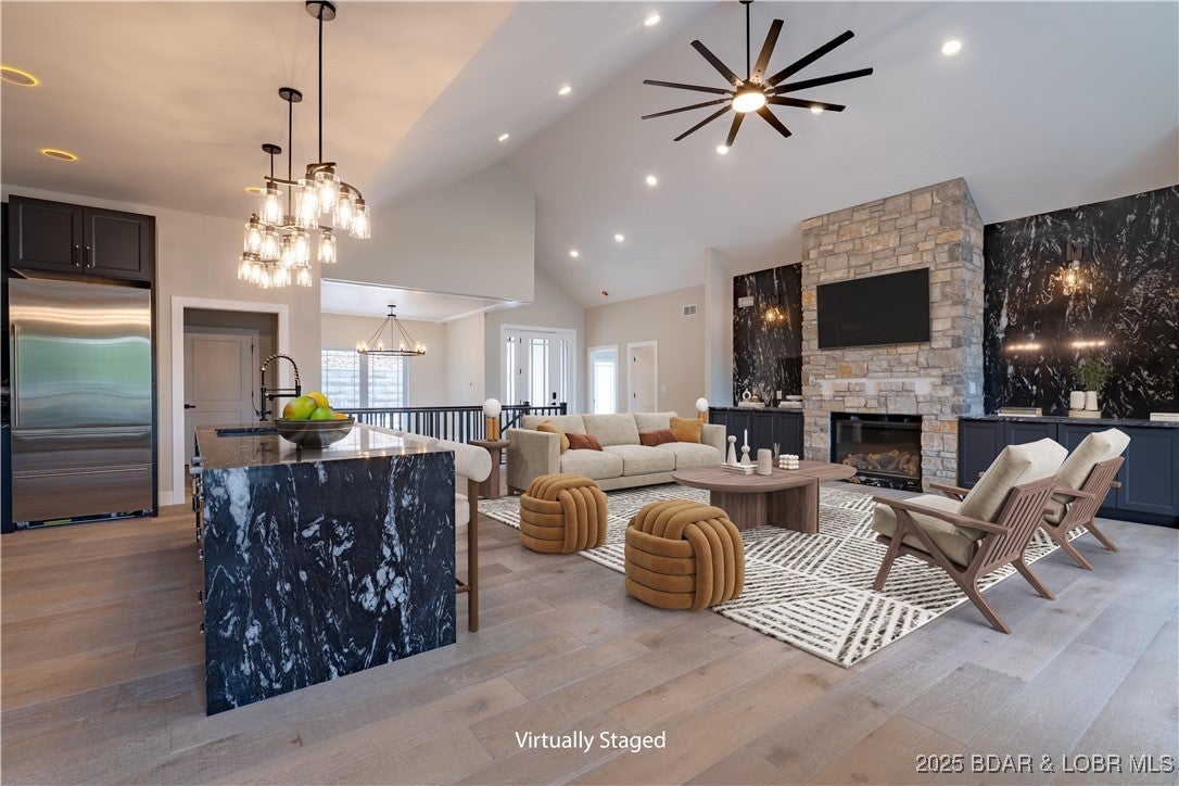 Sunrise Beach, Missouri, 65079, United States, 6 Bedrooms Bedrooms, ,7 BathroomsBathrooms,Residential,Active,1968091