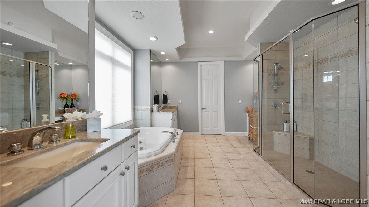 Sunrise Beach, Missouri, 65079, United States, 5 Bedrooms Bedrooms, ,5 BathroomsBathrooms,Residential,Active,1929435