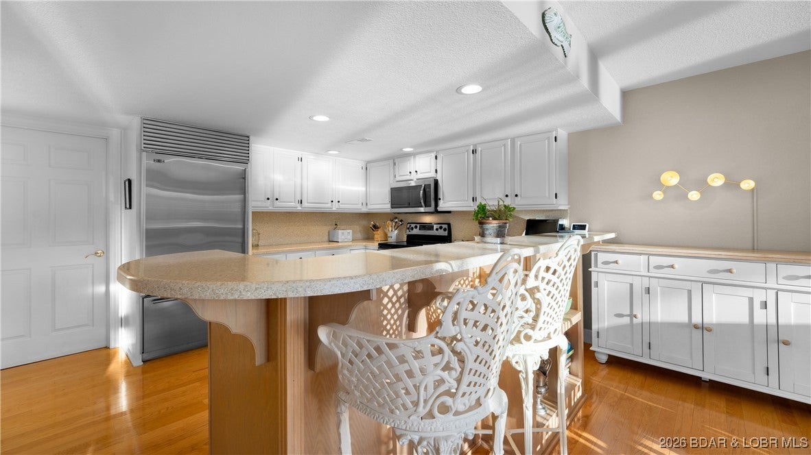 Lake Ozark, Missouri, 65049, United States, 5 Bedrooms Bedrooms, ,6 BathroomsBathrooms,Residential,Active,2009424