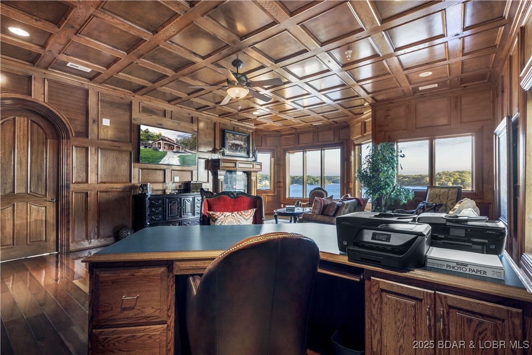 Sunrise Beach, Missouri, 65079, United States, 18 Bedrooms Bedrooms, ,19 BathroomsBathrooms,Residential,Active,1944266