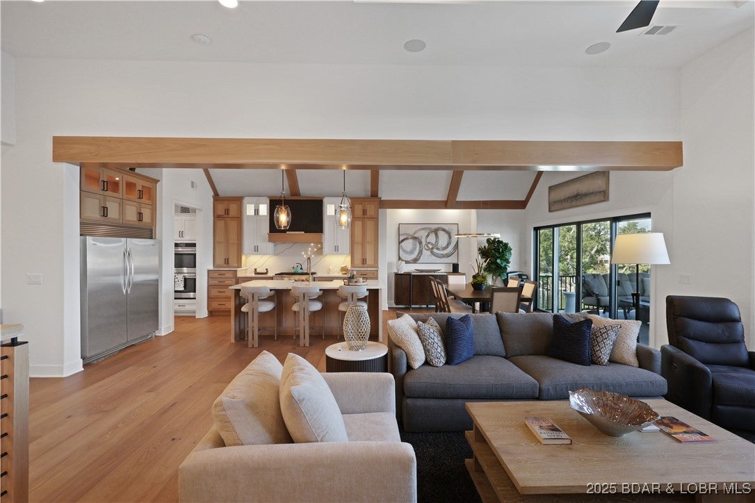 Porto Cima, Missouri, 65079, United States, 6 Bedrooms Bedrooms, ,5 BathroomsBathrooms,Residential,Active,1960144