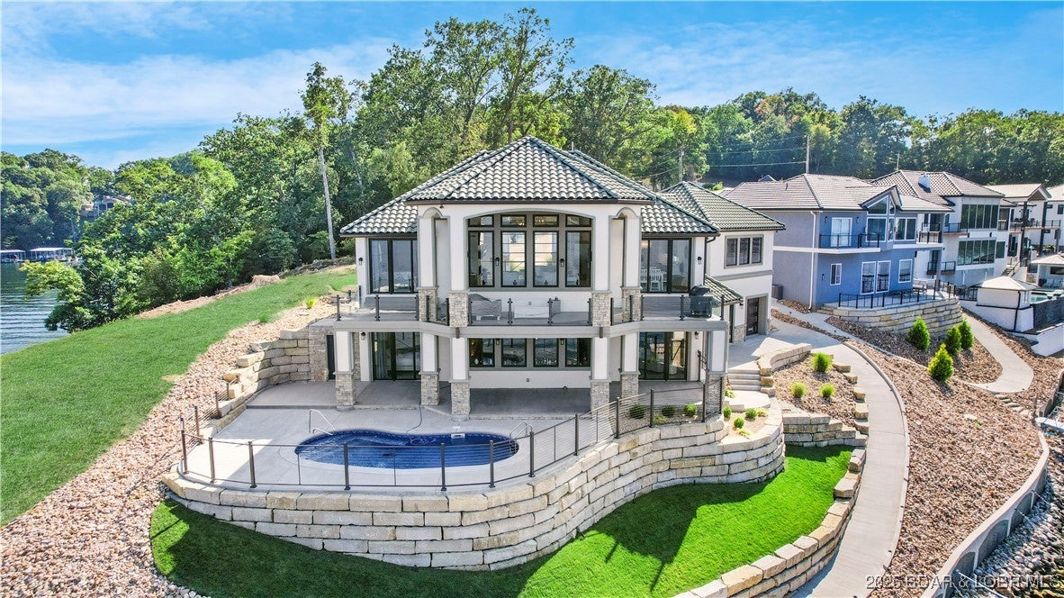 Lake Ozark, Missouri, 65049, United States, 4 Bedrooms Bedrooms, ,5 BathroomsBathrooms,Residential,Active,1959923