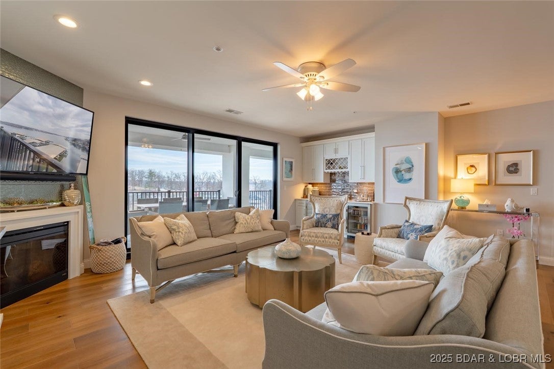 Sunrise Beach, Missouri, 65079, United States, 4 Bedrooms Bedrooms, ,5 BathroomsBathrooms,Residential,Active,2008284