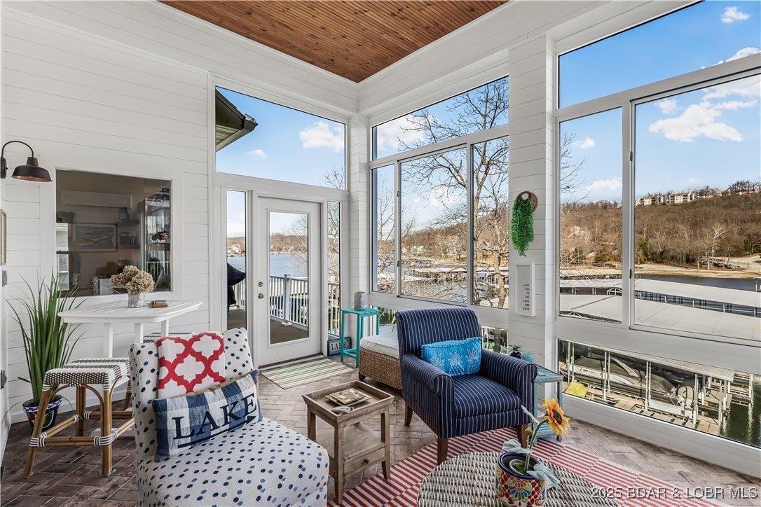 Lake Ozark, Missouri, 65049, United States, 6 Bedrooms Bedrooms, ,4 BathroomsBathrooms,Residential,Active,2006947