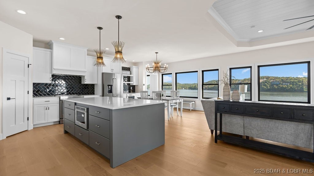 Camdenton, Missouri, 65020, United States, 4 Bedrooms Bedrooms, ,4 BathroomsBathrooms,Residential,Active,1945094