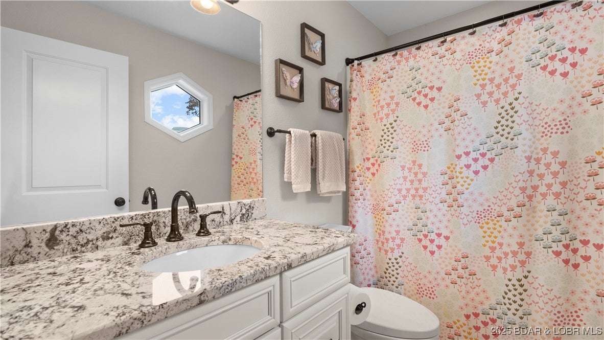 Lake Ozark, Missouri, 65049, United States, 5 Bedrooms Bedrooms, ,5 BathroomsBathrooms,Residential,Active,1968089