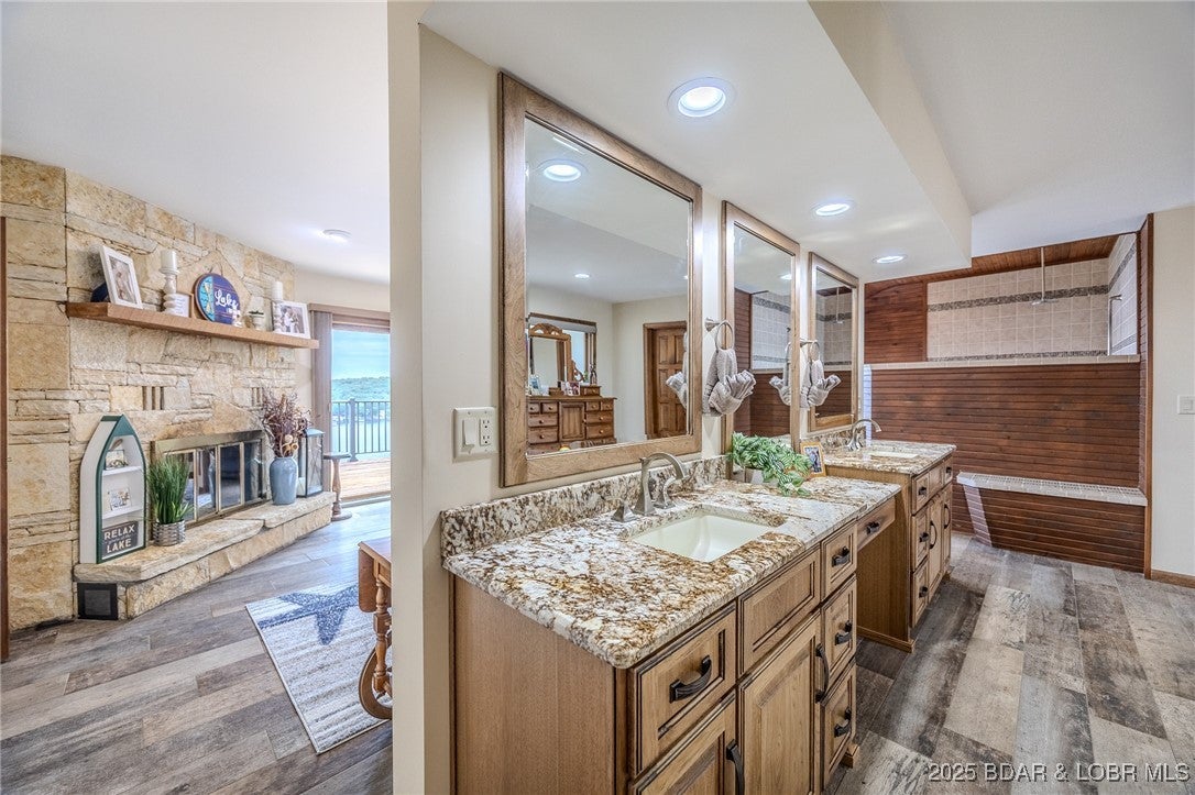 Sunrise Beach, Missouri, 65079, United States, 3 Bedrooms Bedrooms, ,3 BathroomsBathrooms,Residential,Active,1934766