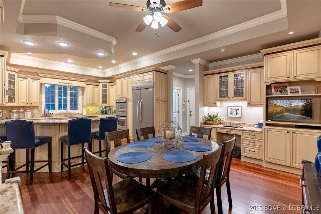 Lake Ozark, Missouri, 65049, United States, 5 Bedrooms Bedrooms, ,5 BathroomsBathrooms,Residential,Active,1990646