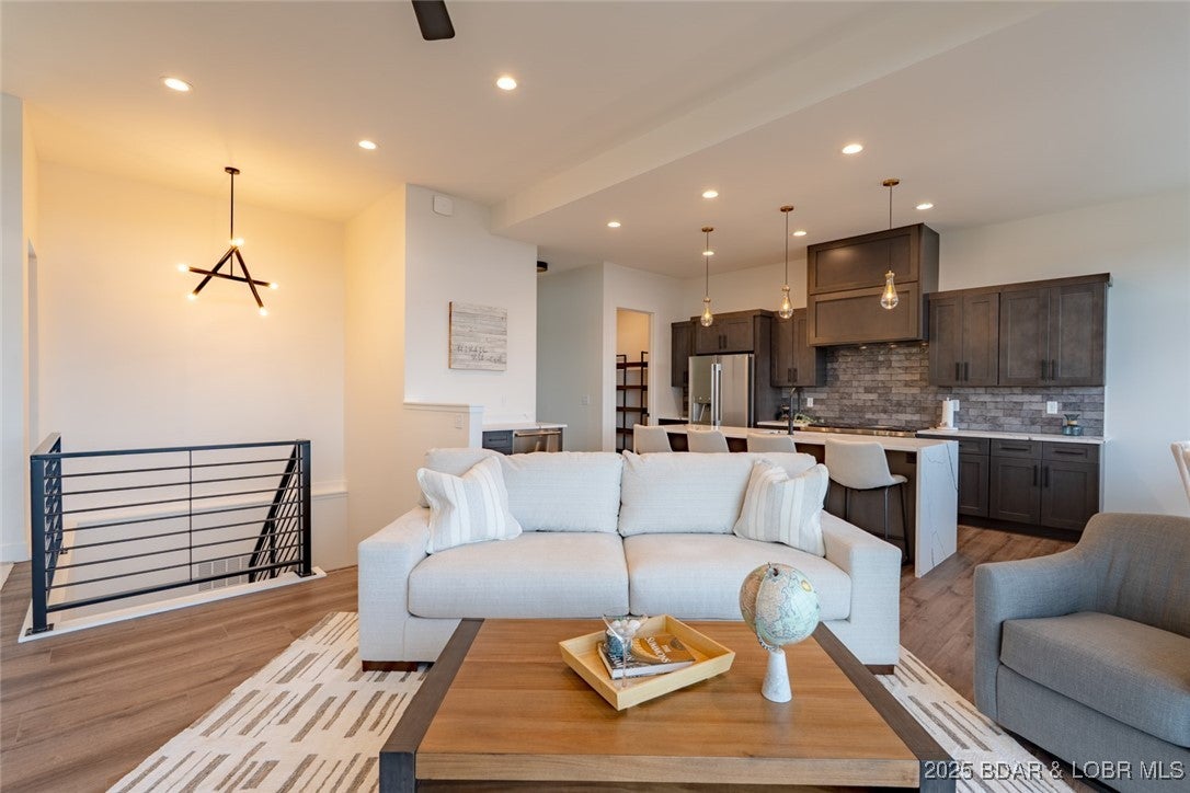 Osage Beach, Missouri, 65065, United States, 5 Bedrooms Bedrooms, ,4 BathroomsBathrooms,Residential,Active,1953713