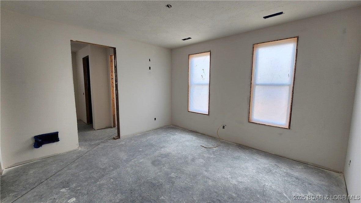 Richland, Missouri, 65556, United States, 3 Bedrooms Bedrooms, ,4 BathroomsBathrooms,Residential,Active,1989754