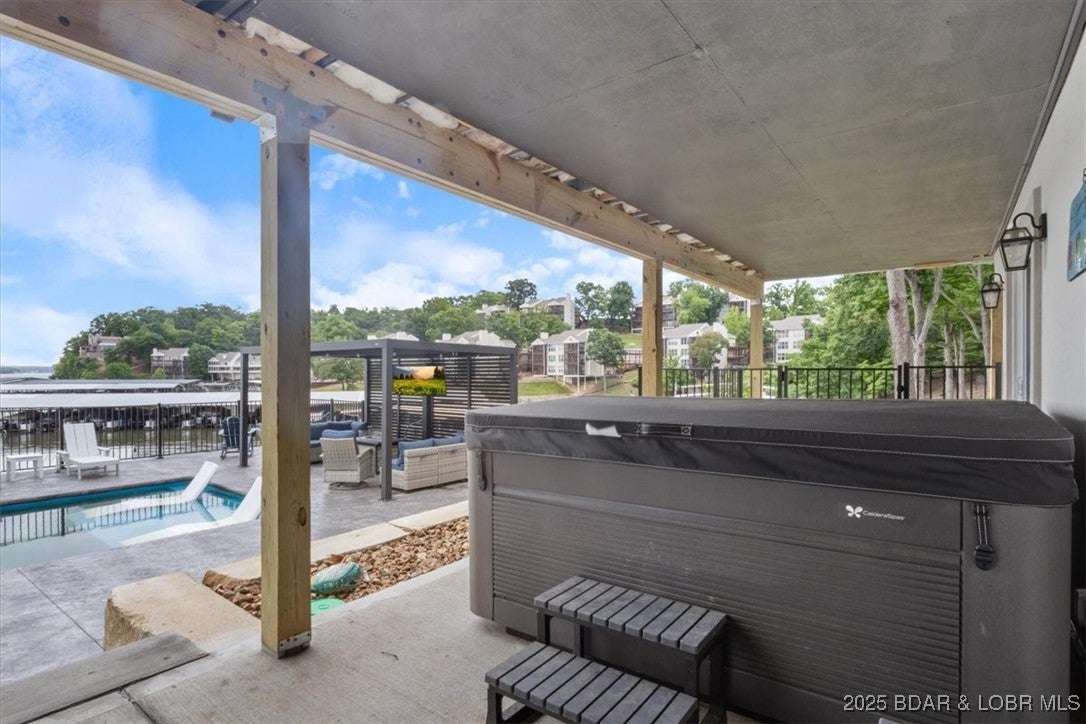 Osage Beach, Missouri, 65065, United States, 5 Bedrooms Bedrooms, ,4 BathroomsBathrooms,Residential,Active,2001071