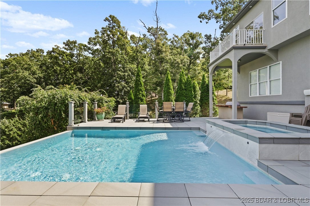 Porto Cima, Missouri, 65079, United States, 4 Bedrooms Bedrooms, ,4 BathroomsBathrooms,Residential,Active,1943787