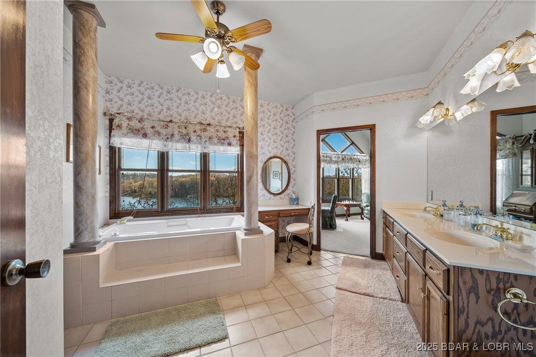 Linn Creek, Missouri, 65052, United States, 7 Bedrooms Bedrooms, ,6 BathroomsBathrooms,Residential,Active,1929474
