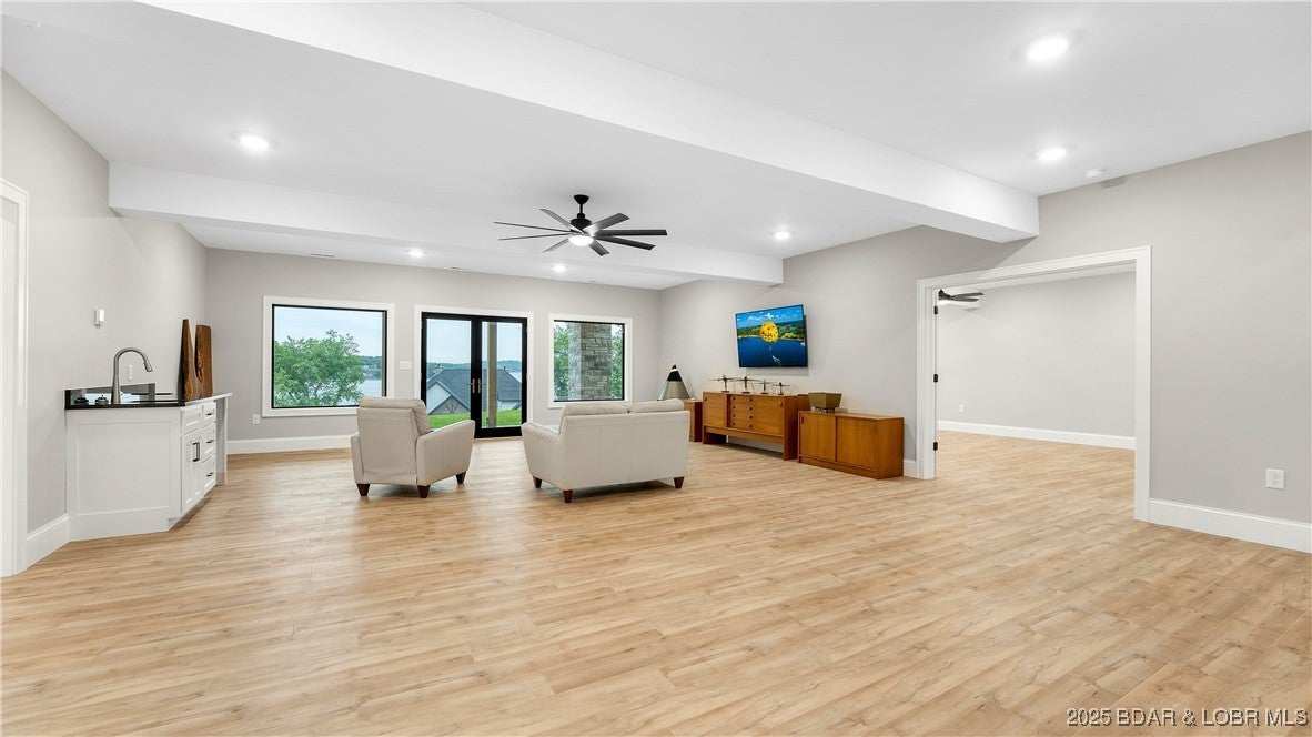 Osage Beach, Missouri, 65065, United States, 4 Bedrooms Bedrooms, ,5 BathroomsBathrooms,Residential,Active,1877825