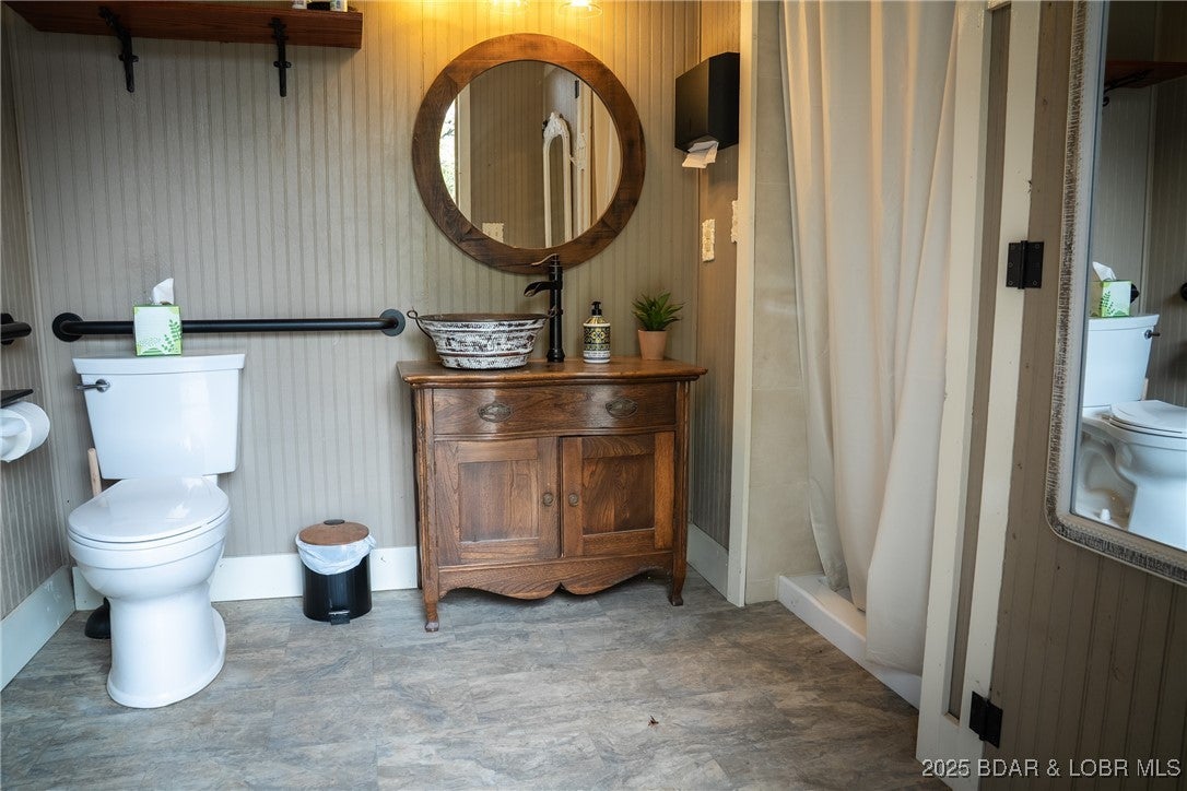 Eldon, Missouri, 65026, United States, 5 Bedrooms Bedrooms, ,3 BathroomsBathrooms,Residential,Active,1790925