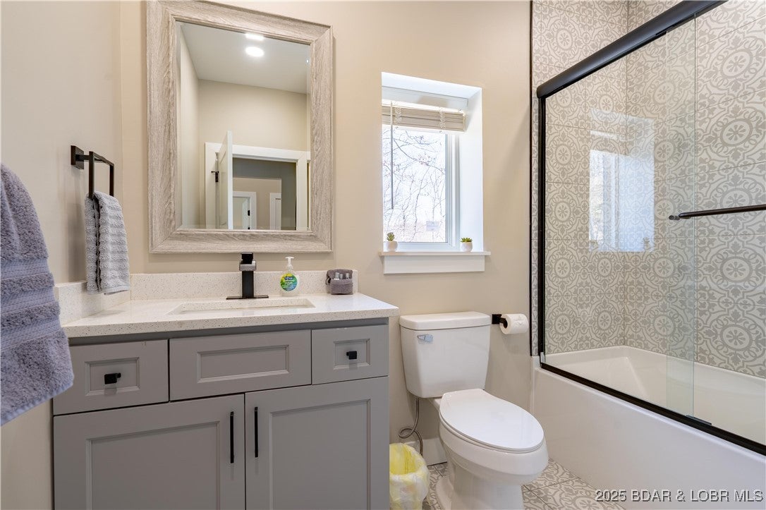 Sunrise Beach, Missouri, 65079, United States, ,5 BathroomsBathrooms,Residential,Active,1764512