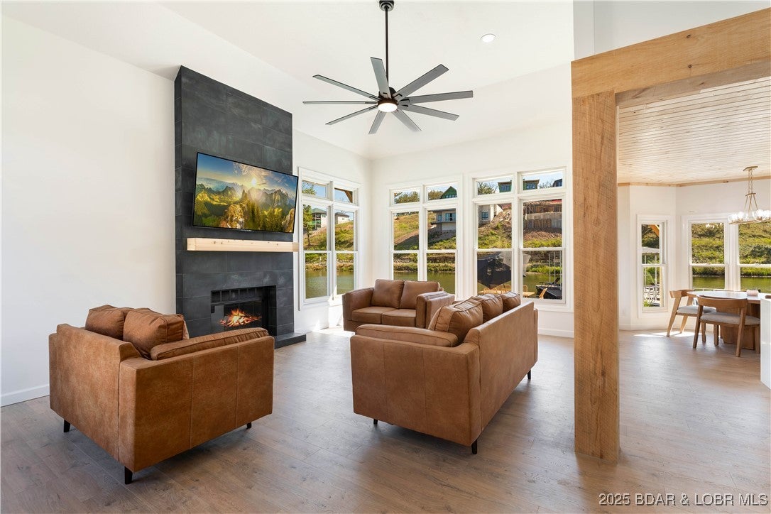 Osage Beach, Missouri, 65065, United States, 6 Bedrooms Bedrooms, ,4 BathroomsBathrooms,Residential,Active,1952762