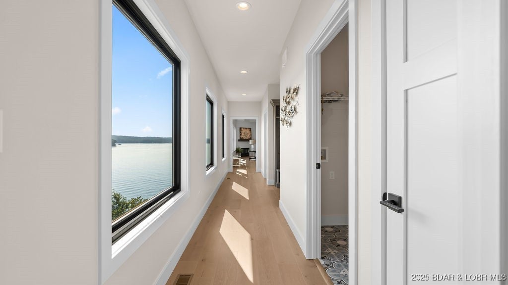 Camdenton, Missouri, 65020, United States, 4 Bedrooms Bedrooms, ,4 BathroomsBathrooms,Residential,Active,1945094