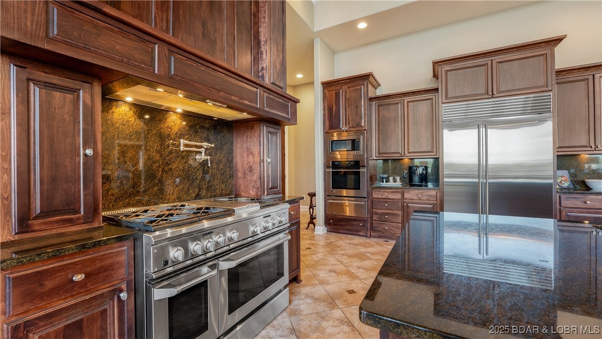 Sunrise Beach, Missouri, 65079, United States, 6 Bedrooms Bedrooms, ,8 BathroomsBathrooms,Residential,Pending,1943776