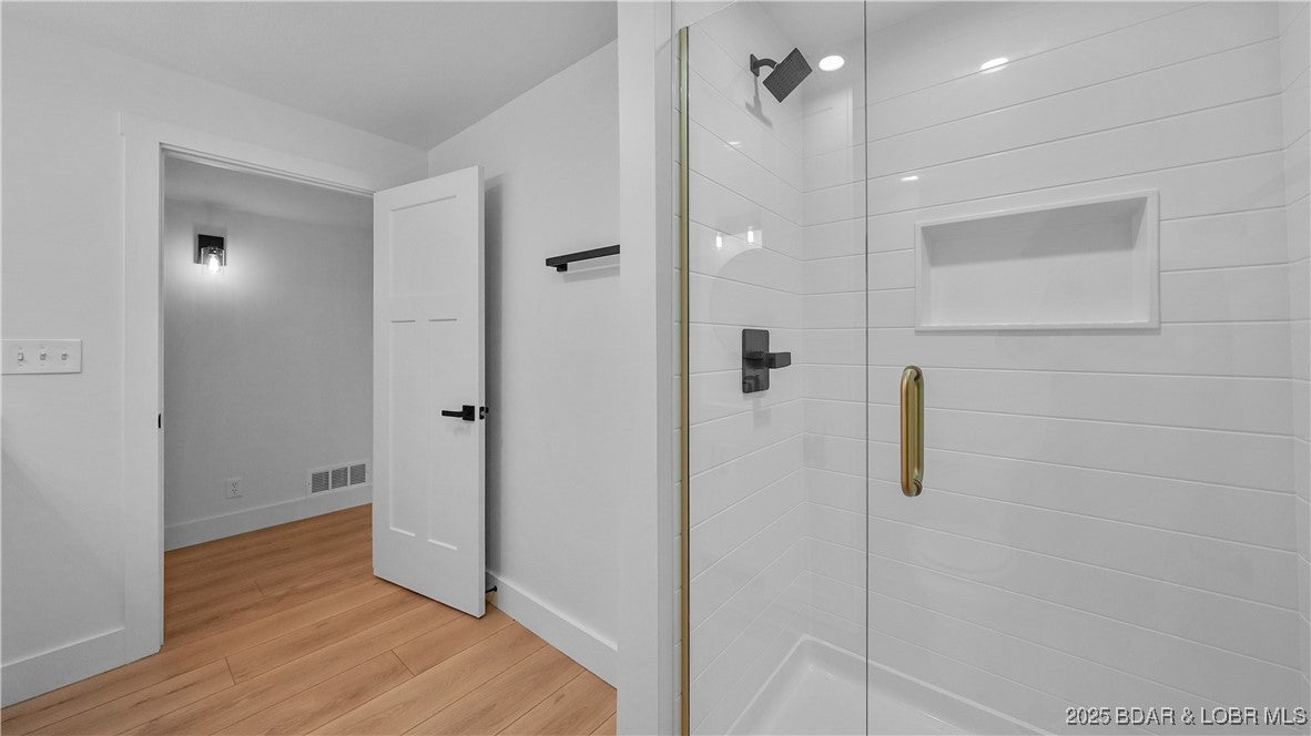 Osage Beach, Missouri, 65065, United States, 4 Bedrooms Bedrooms, ,4 BathroomsBathrooms,Residential,Active,1946330