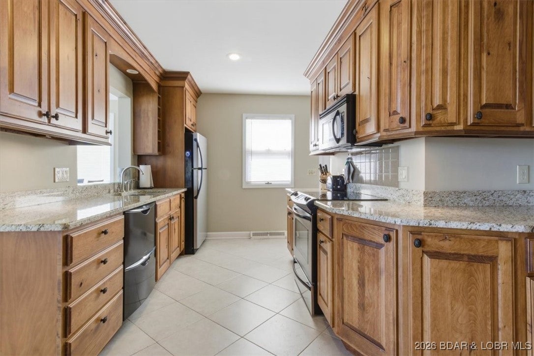 Osage Beach, Missouri, 65065, United States, 5 Bedrooms Bedrooms, ,3 BathroomsBathrooms,Residential,Active,2008728