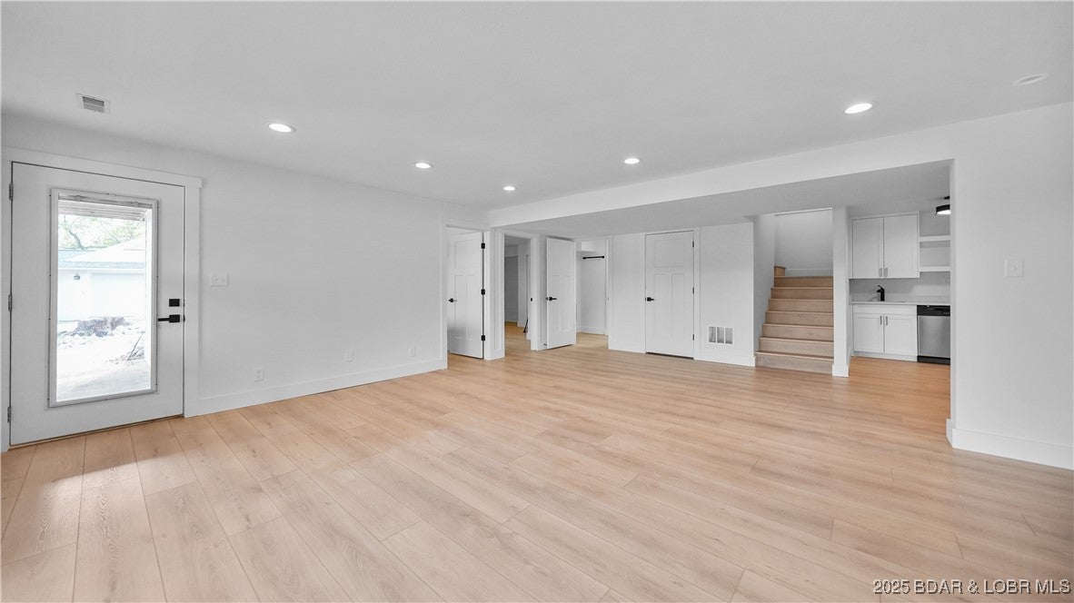 Osage Beach, Missouri, 65065, United States, 4 Bedrooms Bedrooms, ,4 BathroomsBathrooms,Residential,Active,1946330