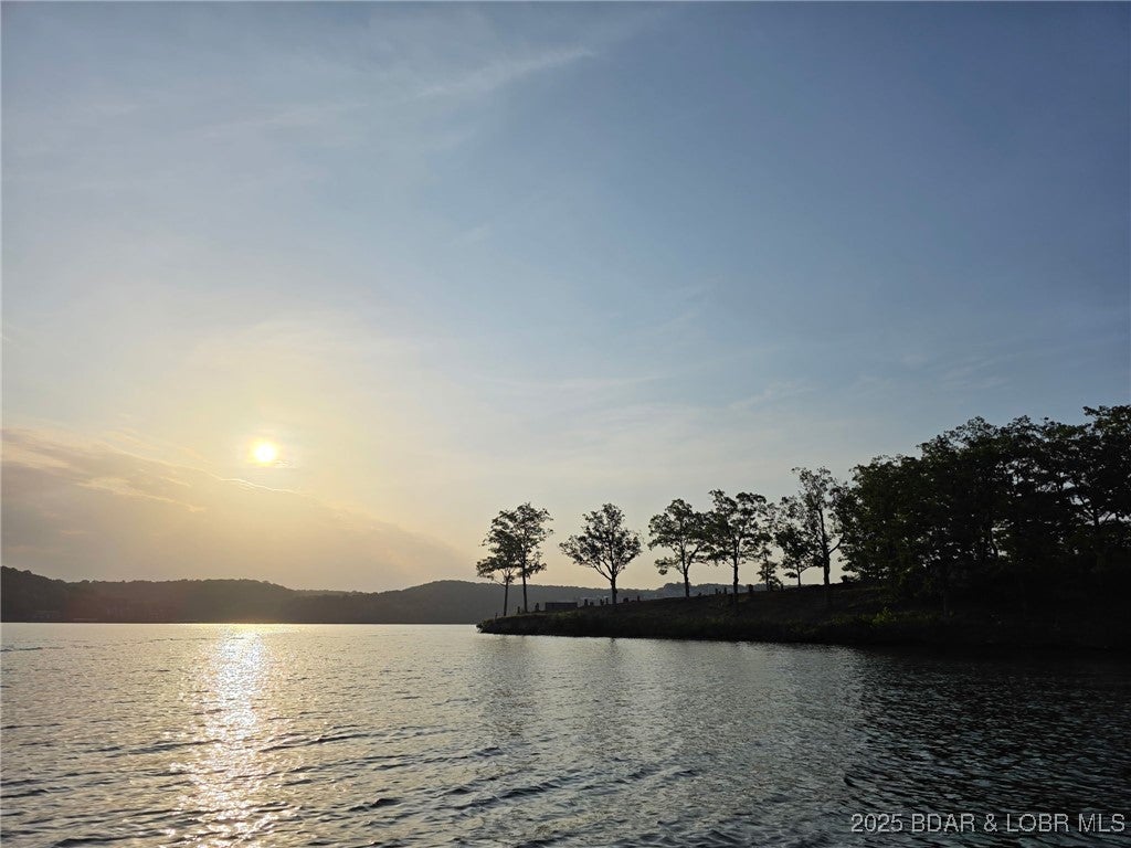 Sunrise Beach, Missouri, 65079, United States, 4 Bedrooms Bedrooms, ,4 BathroomsBathrooms,Residential,Active,1929412